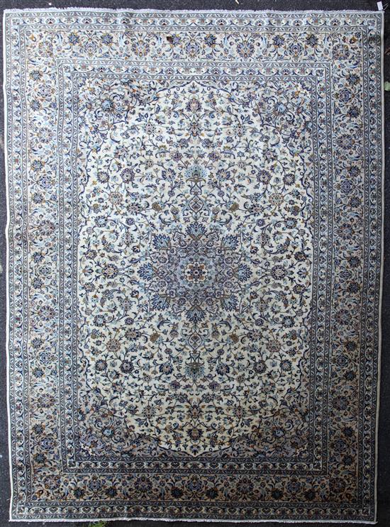 A Kashan carpet, 13ft 2in by 9ft 8in.